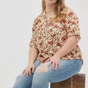 Torrid Plus Size 28 Women’s Harper Rayon Twill Pullover 3/4 Sleeve Blouse Floral